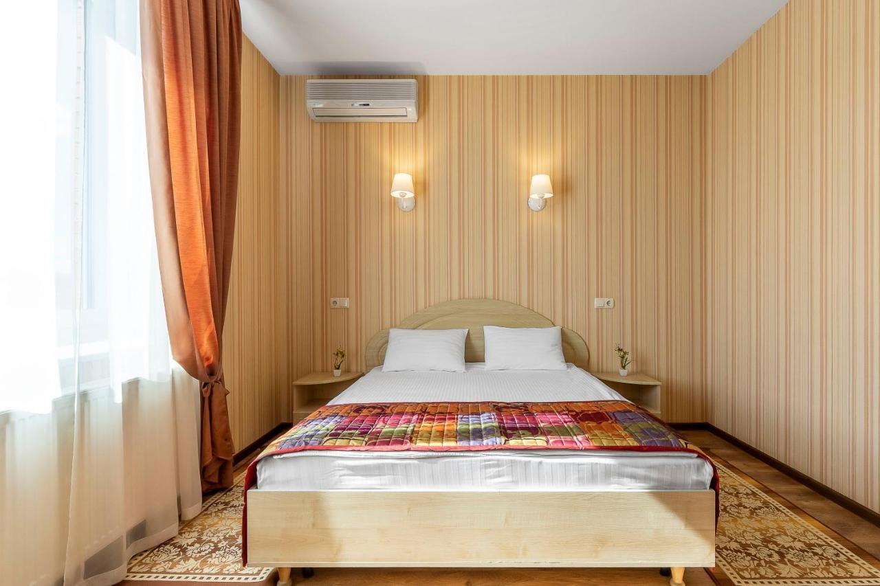 Гостиница Siesta Киев Sofiivska Borshchahivka Экстерьер фото