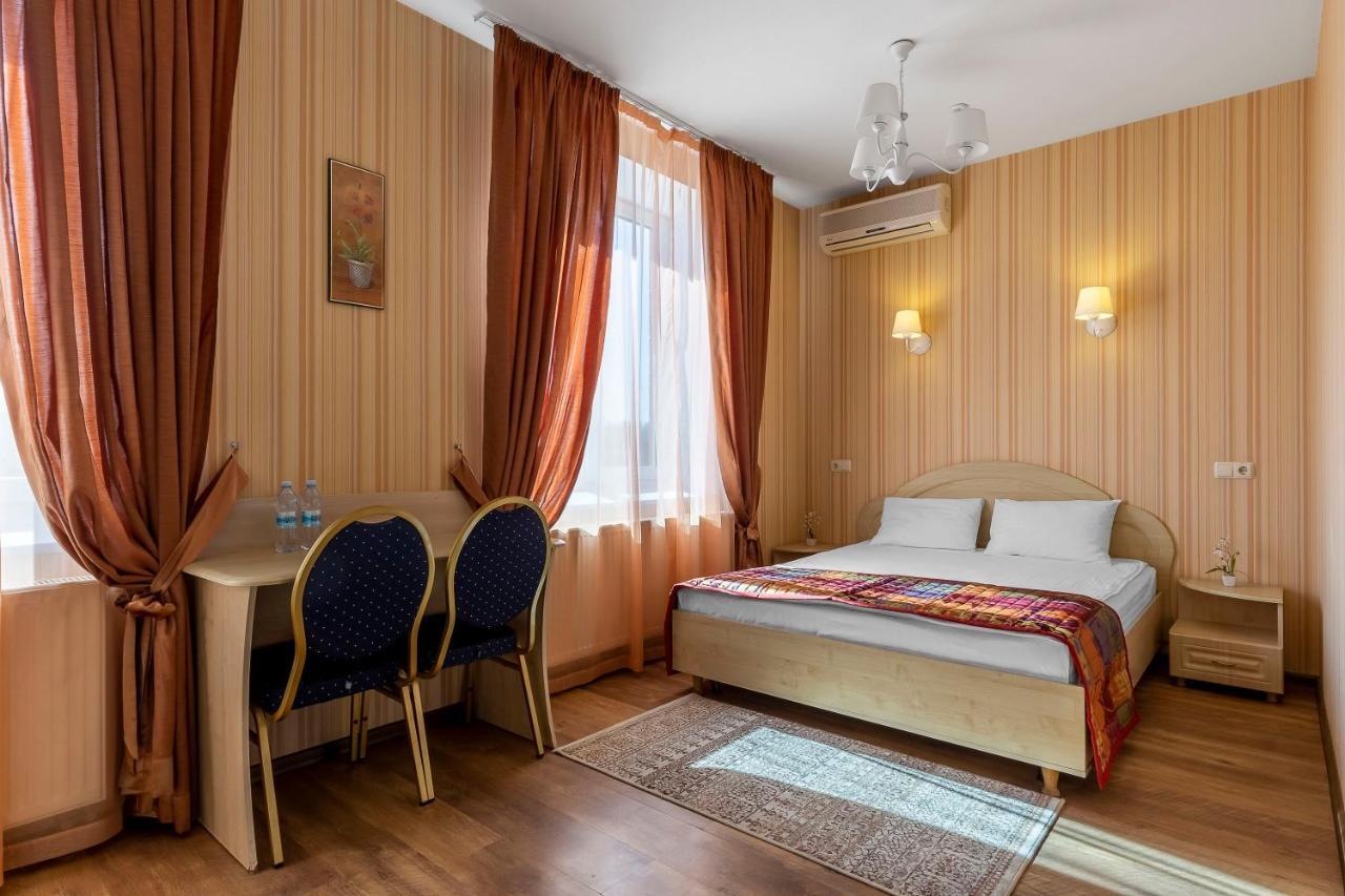 Гостиница Siesta Киев Sofiivska Borshchahivka Экстерьер фото
