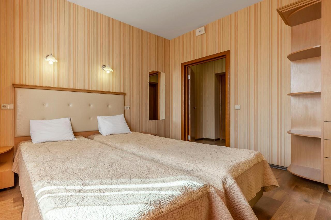 Гостиница Siesta Киев Sofiivska Borshchahivka Экстерьер фото