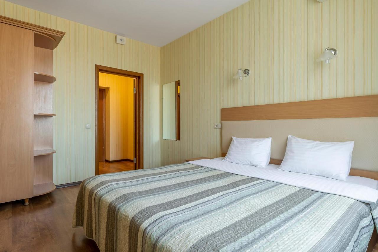 Гостиница Siesta Киев Sofiivska Borshchahivka Экстерьер фото