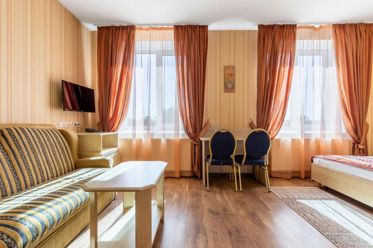 Гостиница Siesta Киев Sofiivska Borshchahivka Экстерьер фото